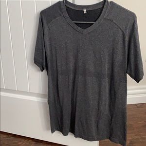 Men’s lululemon shirt